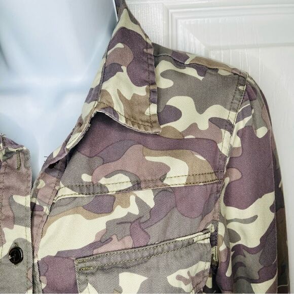 VELVET HEART Camo Button Down Shirt Bottom Ruffle Green S - Picture 6 of 13